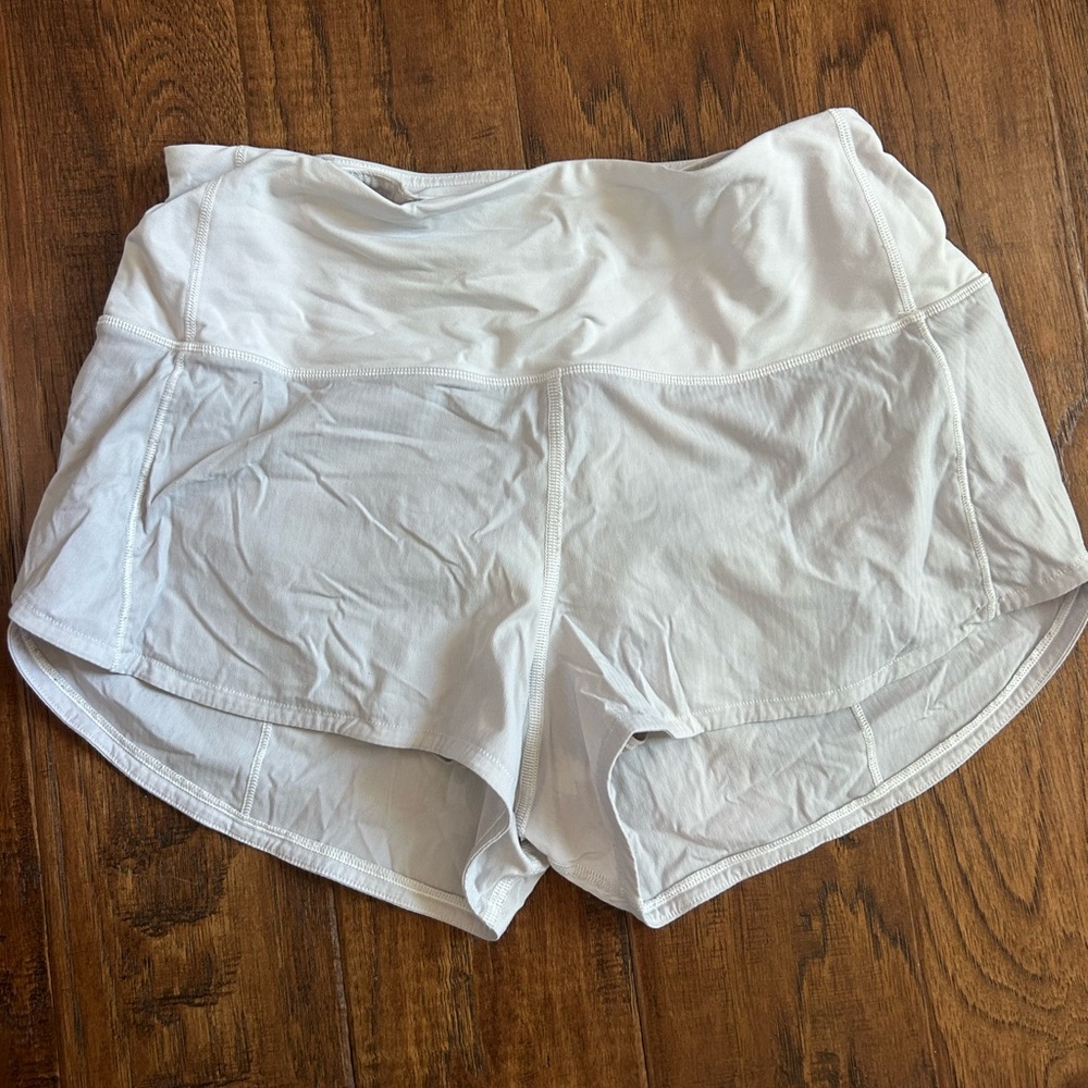 Lululemon white high rise speed up shorts 2.5